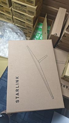 STARLINK REV4 drahtlose Satellitenkommunikation von den USA nach der ganzen Welt X mit rechteckigem Dish-Router und Rohradapter